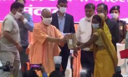 सफलता के शिखर पर ग्रामीण महिला उद्यमी- CM ने किया सम्मानित सफलता के शिखर पर ग्रामीण महिला उद्यमी- CM ने किया सम्मानित