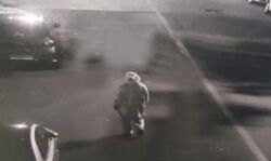 खुलासाः अम्बानी के बाहर से मिली कार का मामला- PPE किट में था संदिग्ध खुलासाः अम्बानी के बाहर से मिली कार का मामला- PPE किट में था संदिग्ध