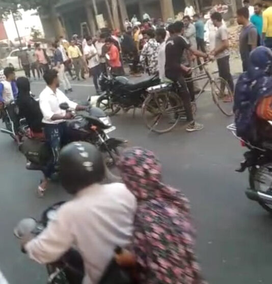 हादसे में बाइक सवार दो युवकों की मौत