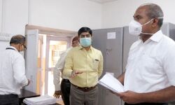 मंडलायुक्त हुए सख्त- DM को दिया हुक्म- लापरवाह कर्मी होंगे दण्डित