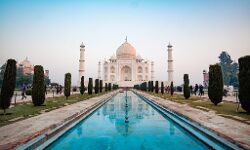 ताज महल का दीदार पड़ेगा अब महंगा- ADA ने लिया फैसला ताज महल का दीदार पड़ेगा अब महंगा- ADA ने लिया फैसला