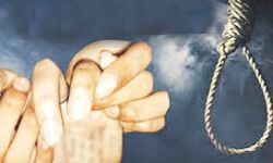 महिला ने की अपने नवजात बच्चे के साथ आत्महत्या महिला ने की अपने नवजात बच्चे के साथ आत्महत्या