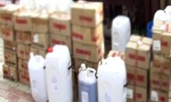 नकली शराब बनाने की फैक्ट्री का भंडाफोड़, 2 अरेस्ट