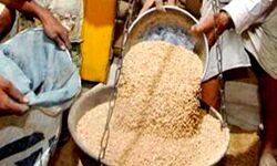 राशन घोटाले में दो सरकारी कर्मचारी सहित 6 गिरफ्तार