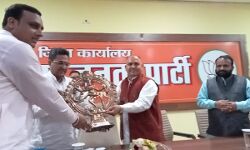 मुजफ्फरनगर पहुंचे सुनील बंसल- गर्मजोशी से हुआ स्वागत मुजफ्फरनगर पहुंचे सुनील बंसल- गर्मजोशी से हुआ स्वागत