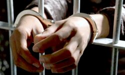 रेमडिसिवर की कालाबाजारी करने वाले चार गिरफ्तार - 22 इंजेक्शन बरामद रेमडिसिवर की कालाबाजारी करने वाले चार गिरफ्तार - 22 इंजेक्शन बरामद