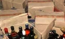 बेच खाई थी 1400 पेटी शराब- SO समेत दो सस्पेंड बेच खाई थी 1400 पेटी शराब- SO समेत दो सस्पेंड