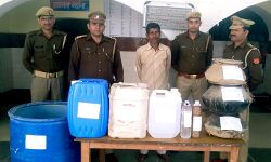 शराब फैक्ट्री का भंडाफोड़- 100 लीटर लहन नष्ट शराब फैक्ट्री का भंडाफोड़- 100 लीटर लहन नष्ट