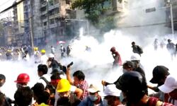 38 प्रदर्शनकारियों की मौत-80 अन्य घायल 38 प्रदर्शनकारियों की मौत-80 अन्य घायल