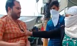 प्रेमिका को सैर कराना पड़ा महंगा- बीवी ने ली झापड़ से खबर प्रेमिका को सैर कराना पड़ा महंगा- बीवी ने ली झापड़ से खबर