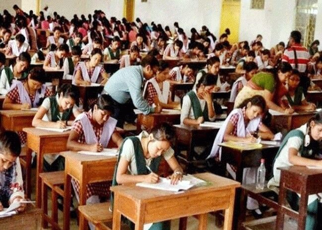 बोर्ड परीक्षाएं स्थगितः कोरोना के चलते लिया फैसला