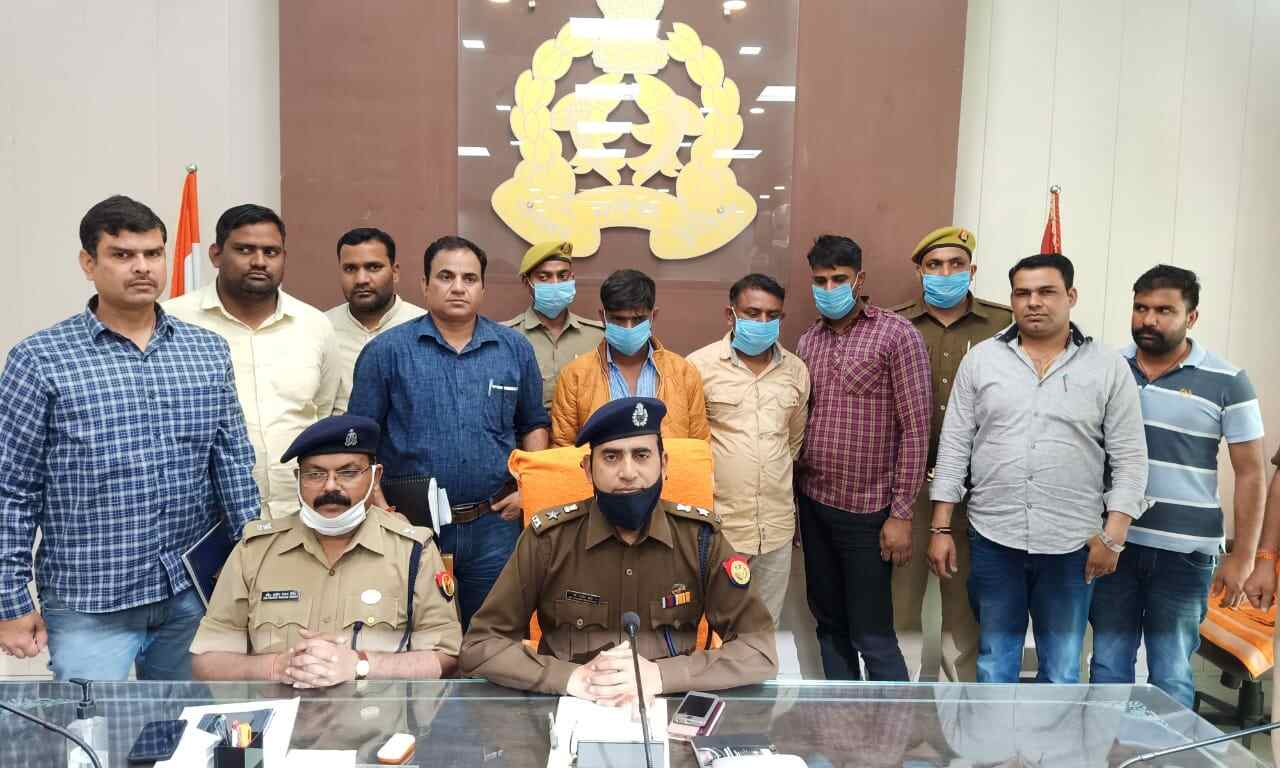 3 तस्कर गिरफ्तार- लाखों की शराब बरामद