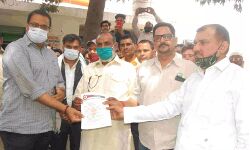 महंगाई और नए कृषि कानूनों को लेकर किया जोरदार प्रदर्शन महंगाई और नए कृषि कानूनों को लेकर किया जोरदार प्रदर्शन