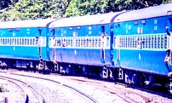 अचानक उल्टी चलने लगी पूर्णागिरी जनशताब्दी- मचा हड़कंप