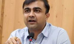 मास्क-सोशल डिस्टेंसिंग व कोविड प्रोटोकॉल का करना होगा पालन मास्क-सोशल डिस्टेंसिंग व कोविड प्रोटोकॉल का करना होगा पालन