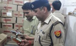 चला सख्त अभियान- शराब के ठेकों की जांच चला सख्त अभियान- शराब के ठेकों की जांच