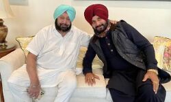 लगाई चाय की चुस्की-सिद्धू के करीब आई मंत्री की कुर्सी लगाई चाय की चुस्की-सिद्धू के करीब आई मंत्री की कुर्सी