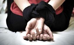 फोन पर मांगा ट्रैक्टर- बन गये बंधक