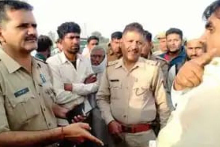 तेज रफ्तार वाहन ने बाइक सवारों को रौंदा तेज रफ्तार वाहन ने बाइक सवारों को रौंदा