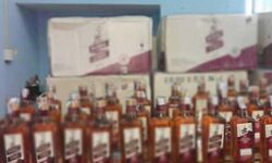 900 पेटी विदेशी मदिरा बरामद 900 पेटी विदेशी मदिरा बरामद