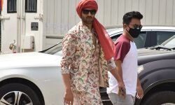 भूल भुलैया-2 का फर्स्ट लुक आउट- रंगीन कुर्ते पर कलरफुल जैकेट भूल भुलैया-2 का फर्स्ट लुक आउट- रंगीन कुर्ते पर कलरफुल जैकेट