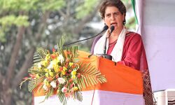 नाजिरा में गरजी प्रियंका- बोली- भाजपा ने जानवरों तक को बेच दिया नाजिरा में गरजी प्रियंका- बोली- भाजपा ने जानवरों तक को बेच दिया