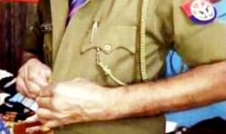 होटल पहुंचा इंस्पेक्टर- मांगी लड़की- वेटर से किया दुष्कर्म होटल पहुंचा इंस्पेक्टर- मांगी लड़की- वेटर से किया दुष्कर्म