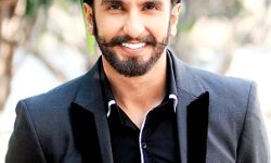 रणवीर सिंह ने साउथ सुपरस्टार के जबडे़ से निकाली 300 करोड की फिल्म रणवीर सिंह ने साउथ सुपरस्टार के जबडे़ से निकाली 300 करोड की फिल्म