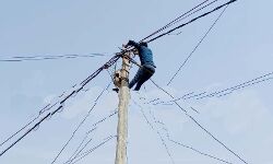 तुम ने काटा चालान-हमने काट दिये कनेक्शन-हिसाब किताब बराबर तुम ने काटा चालान-हमने काट दिये कनेक्शन-हिसाब किताब बराबर