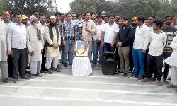 शहीद दिवस पर अमर शहीदों के जयकारों से गूंजा सूली वाला बाग शहीद दिवस पर अमर शहीदों के जयकारों से गूंजा सूली वाला बाग