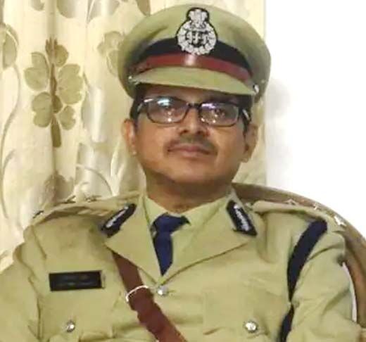 तीन IPS अफसर सेवा से OUT