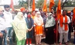 शिव सैनिकों को पीटा- फिर की लूट- शांति भंग में चालान शिव सैनिकों को पीटा- फिर की लूट- शांति भंग में चालान