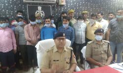 बेसमेंट में छापा-शराब के ढक्कन,बोतल, रेपर बरामद-16 अरेस्ट-मिला इनाम