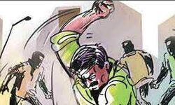 कब्जा हटाने गई टीम पर हमला- पथराव- सभासद गंभीर कब्जा हटाने गई टीम पर हमला- पथराव- सभासद गंभीर