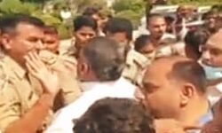 RSS नेता के साथ बदसलूकी- BJP ने थाने पर किया हंगामा RSS नेता के साथ बदसलूकी- BJP ने थाने पर किया हंगामा