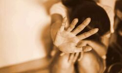 बिटिया की ही रौंद डाली अस्मत- चीख सुनकर खुली मां की आंख