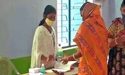 बंपर वोटिंग-मतदाताओं में उत्साह-आरोप प्रत्यारोप बंपर वोटिंग-मतदाताओं में उत्साह-आरोप प्रत्यारोप