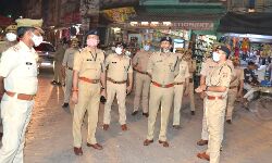 DIG ने किया पैदल भ्रमण- अधिकारियों को दिये विशेष टिप्स DIG ने किया पैदल भ्रमण- अधिकारियों को दिये विशेष टिप्स