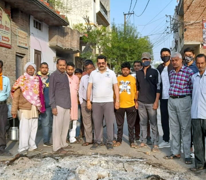 शरारती तत्वों ने जलाई होली- स्थानीय लोगों में रोष शरारती तत्वों ने जलाई होली- स्थानीय लोगों में रोष