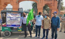 दो गज दूरी-मास्क है जरूरी-करें कोविड-19 नियमों का पालन दो गज दूरी-मास्क है जरूरी-करें कोविड-19 नियमों का पालन