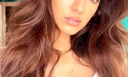 अभिनेत्री का ग्लेमरस अंदाज- दर्शकों का लूटा दिल अभिनेत्री का ग्लेमरस अंदाज- दर्शकों का लूटा दिल