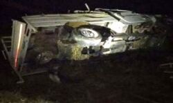 पिकअप वैन पलटने से किशोर की मौत, 12 घायल पिकअप वैन पलटने से किशोर की मौत, 12 घायल