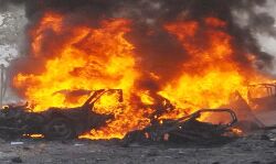 कार बम विस्फोट- 2 जवानों की मौत- 4 घायल कार बम विस्फोट- 2 जवानों की मौत- 4 घायल