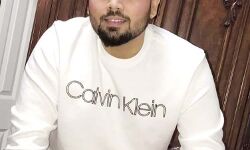 डिवाइडर से टकराई कार- ले गई नामचीन गायक का जीवन