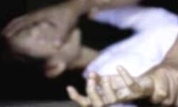 मासूम का दबाया गला-दुष्कर्म की आशंका मासूम का दबाया गला-दुष्कर्म की आशंका