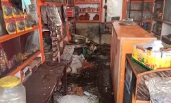 पूजा सामग्री की दुकान- हुआ धमाका- झुलस गये मां बेटा पूजा सामग्री की दुकान- हुआ धमाका- झुलस गये मां बेटा