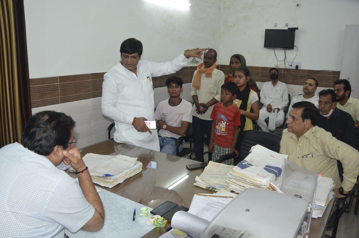 समाजसेवी मनीष चौधरी ने सिटी मजिस्ट्रेट से की मुलाकात- की इंसाफ की मांग