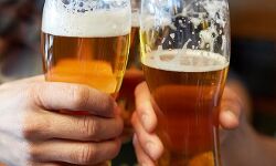 पियक्कड़ों की बल्ले बल्ले- बीयर के दामों में गिरावट- दारू में थोड़ा इजाफा पियक्कड़ों की बल्ले बल्ले- बीयर के दामों में गिरावट- दारू में थोड़ा इजाफा