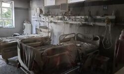 जले लोगों के अस्पताल में आग-मरीजों को सुरक्षित बाहर निकाला जले लोगों के अस्पताल में आग-मरीजों को सुरक्षित बाहर निकाला