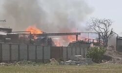 पेपर मिल में लगी आग- मची भगदड़- दमकल गाड़ियां मौके पर पेपर मिल में लगी आग- मची भगदड़- दमकल गाड़ियां मौके पर